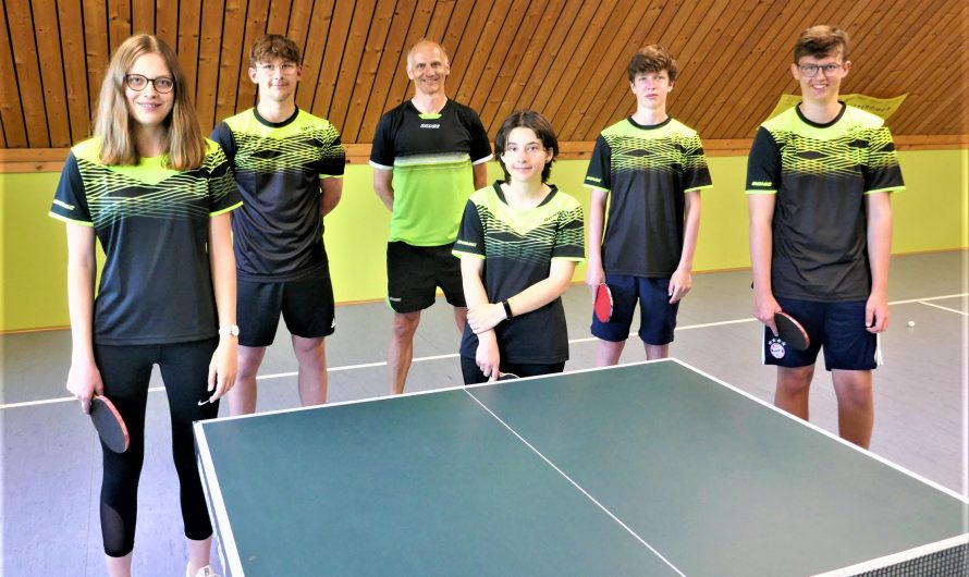 Neue Trikots für Schnaittenbacher Tischtennisjugend